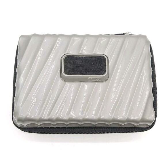 TUMI Delta Hard Shell Silver‎ Luggage Toiletry Travel Kit Case Zip Around Full - Picture 1 of 5